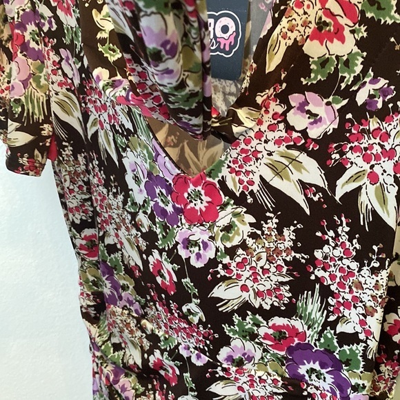 Retro style dress with tie at neck - Picture 3 of 4